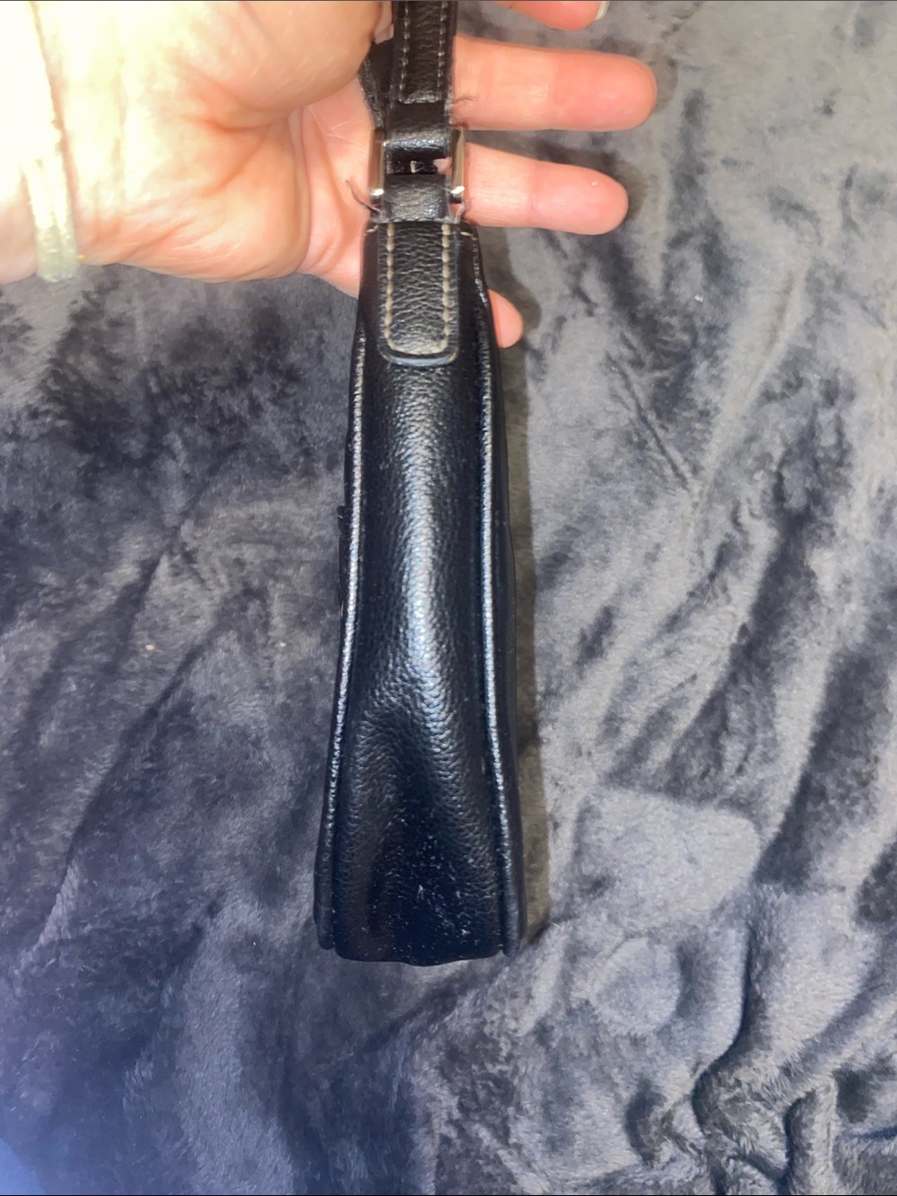 Liz Claiborne Black Pebbled Leather Shoulder Bag with Front Zip Pocket - Picture 6 of 11